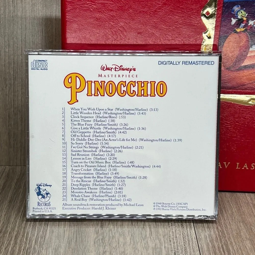 Walt Disney's Pinocchio Masterpiece Deluxe CAV LaserDisc Edition Complete Set - Picture 11 of 12